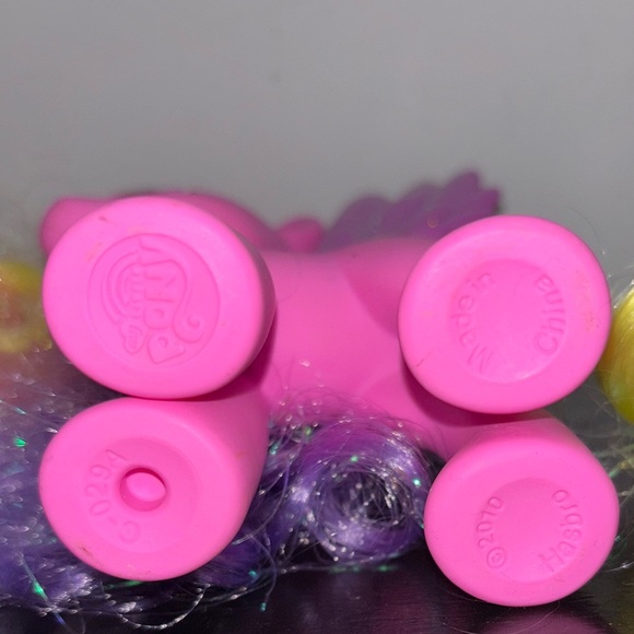 My Little Pony G4 Cadence 2010 4” figure with tinsel hair and 2 hair clips - Picture 5 of 5